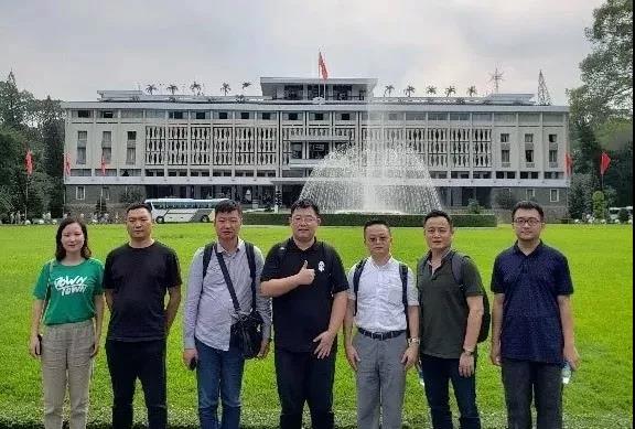 世騰控股董事長，副董事長一行赴越南考察調(diào)研